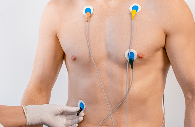 KI-gestützte EKG-Untersuchung mit Cardisiographie